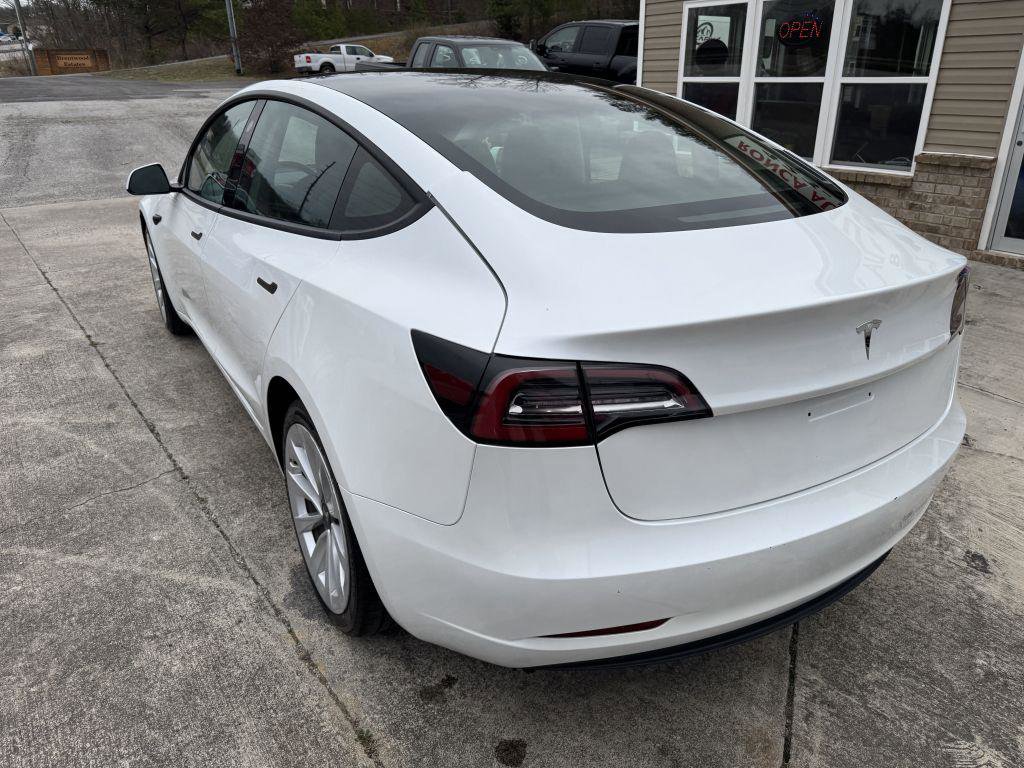 Used 2023 Tesla Model 3 Standard Range image 8