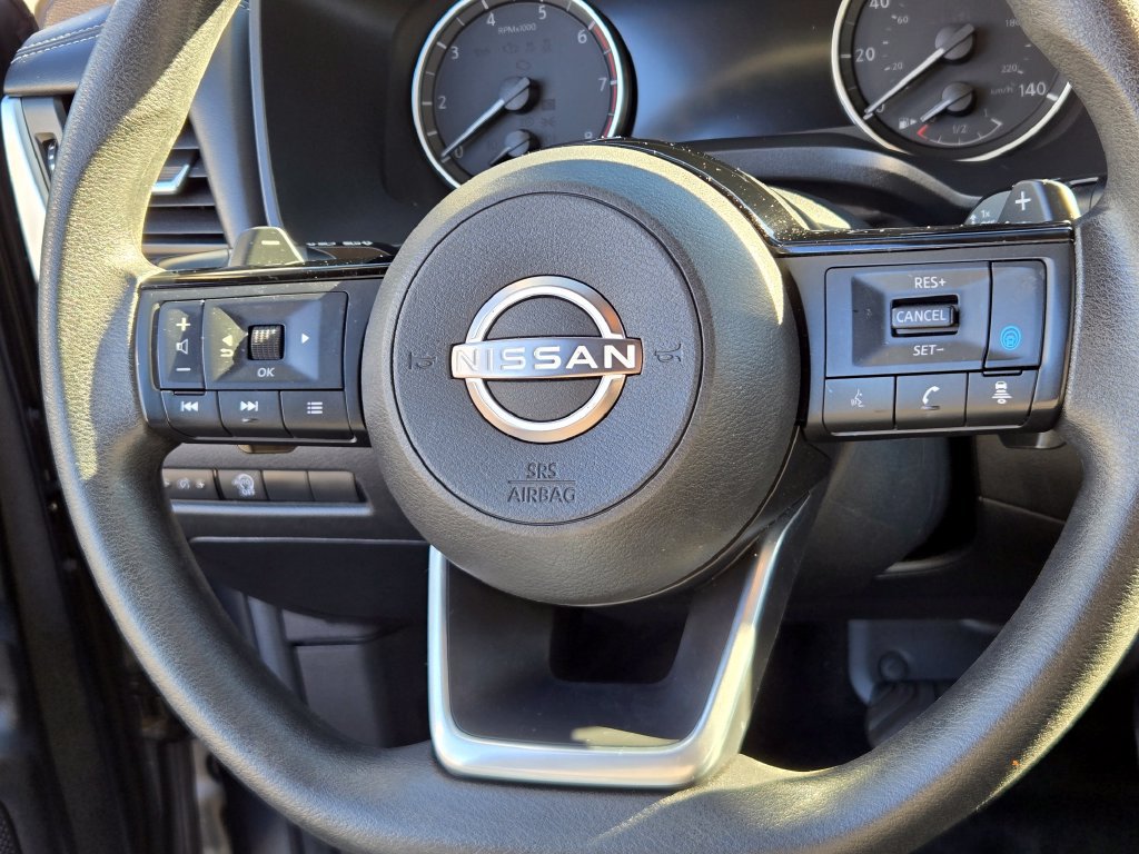 Used 2023 Nissan Rogue SV AWD/4WD image 18