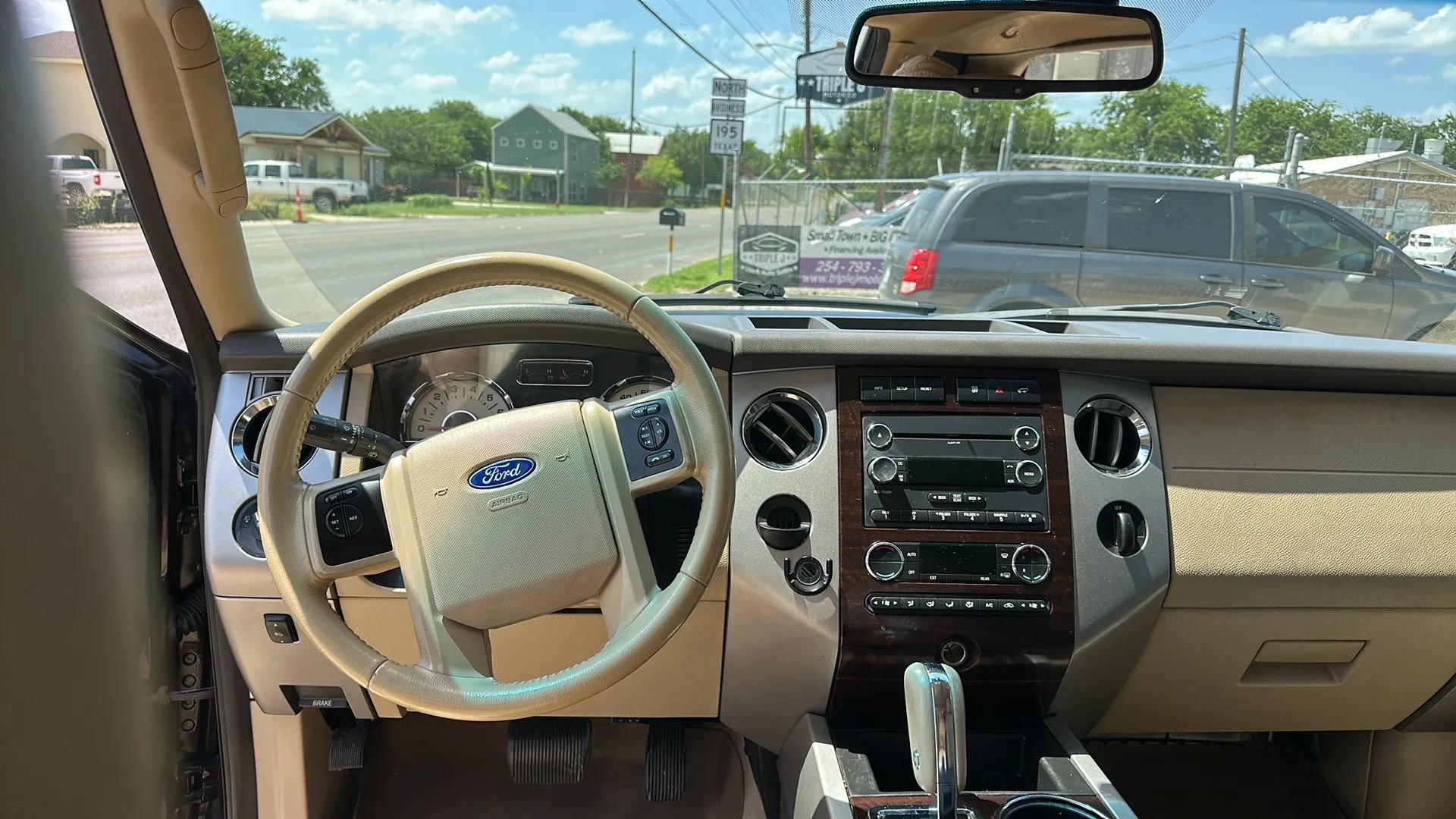 Used 2013 Ford Expedition XLT RWD image 14