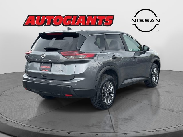 Used 2024 Nissan Rogue S AWD/4WD image 4