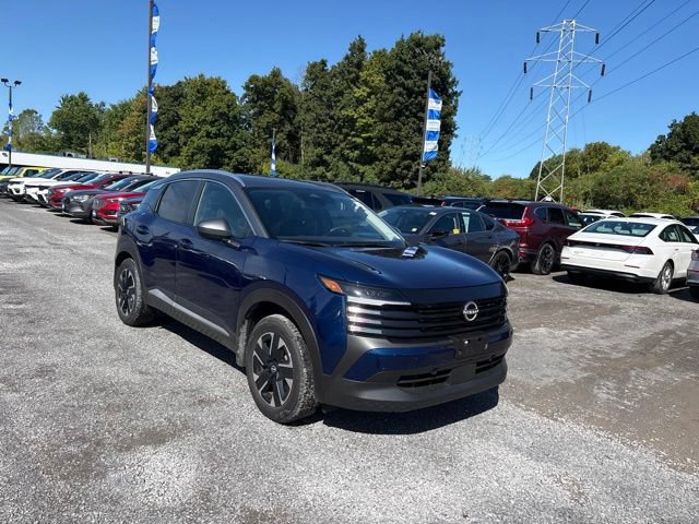 Used 2025 Nissan Kicks SV w/ SV Premium Package AWD/4WD image 2