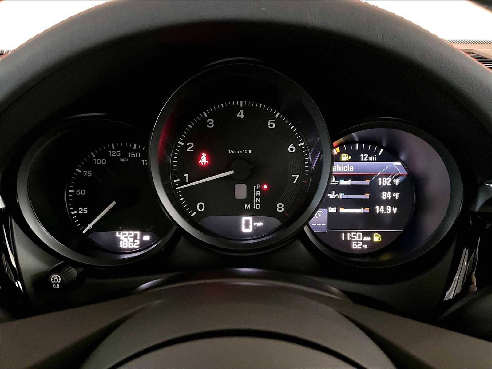 Used 2025 Porsche Macan image 21