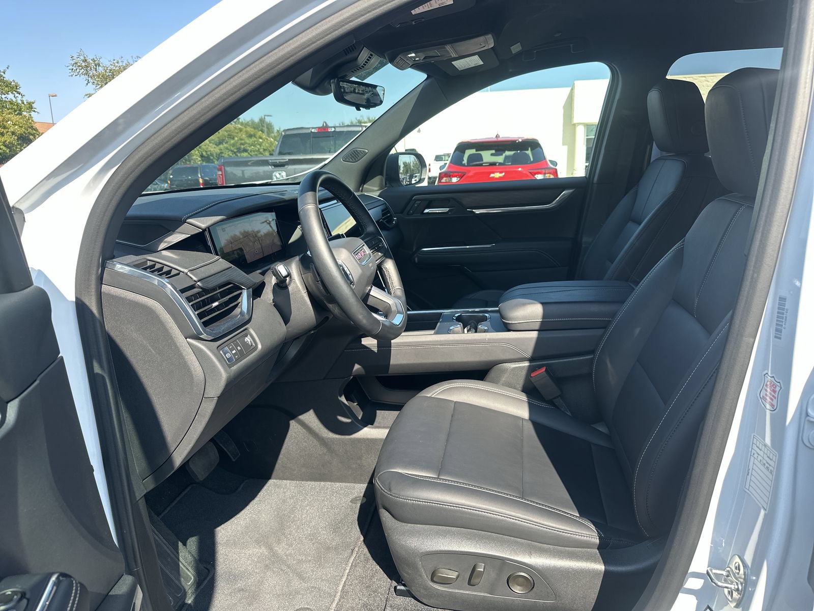 Used 2026 GMC Acadia Elevation w/ Elevation Premium Package FWD image 16
