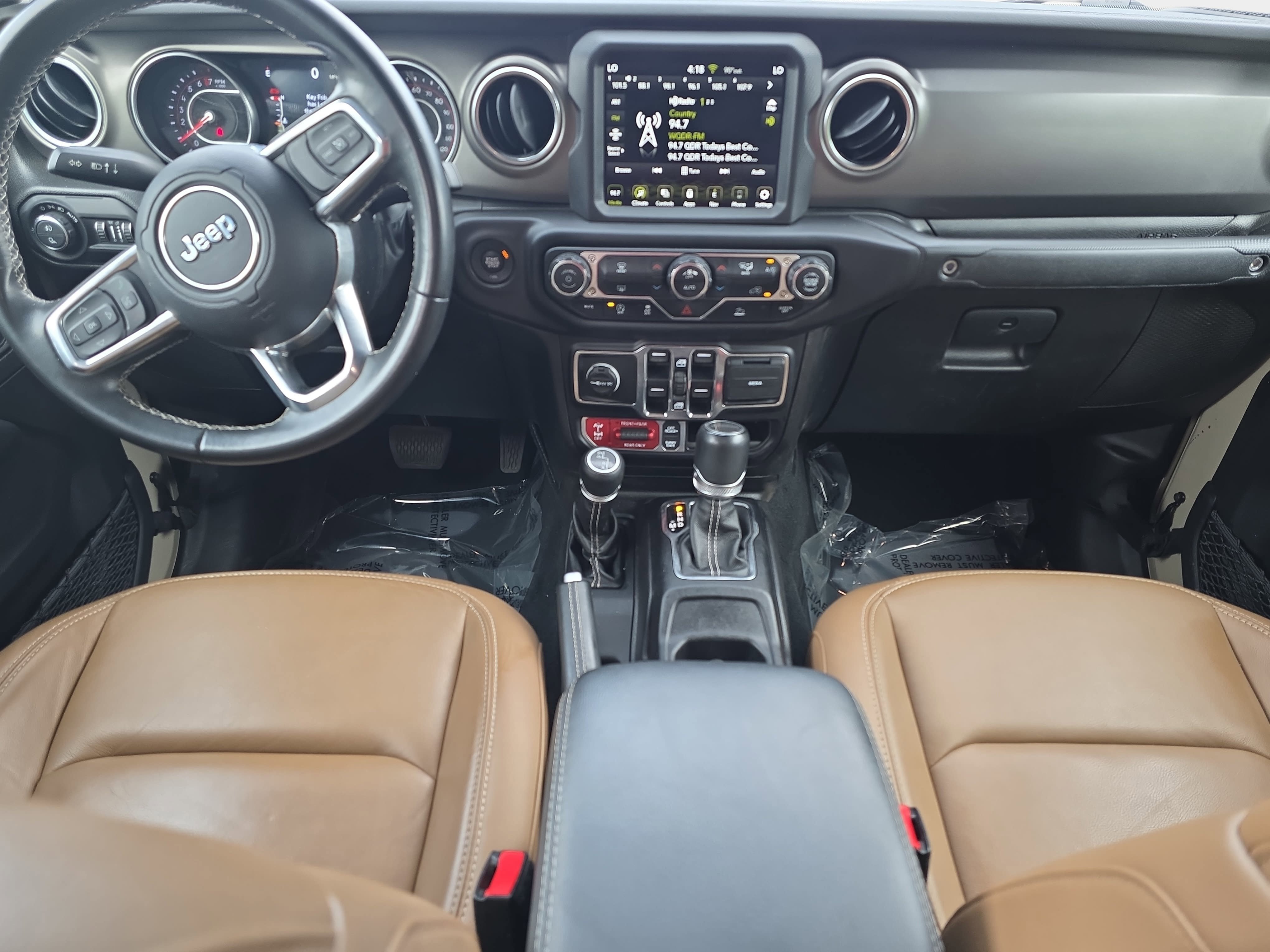 Used 2022 Jeep Gladiator Rubicon w/ Trailer Tow Package AWD/4WD image 9