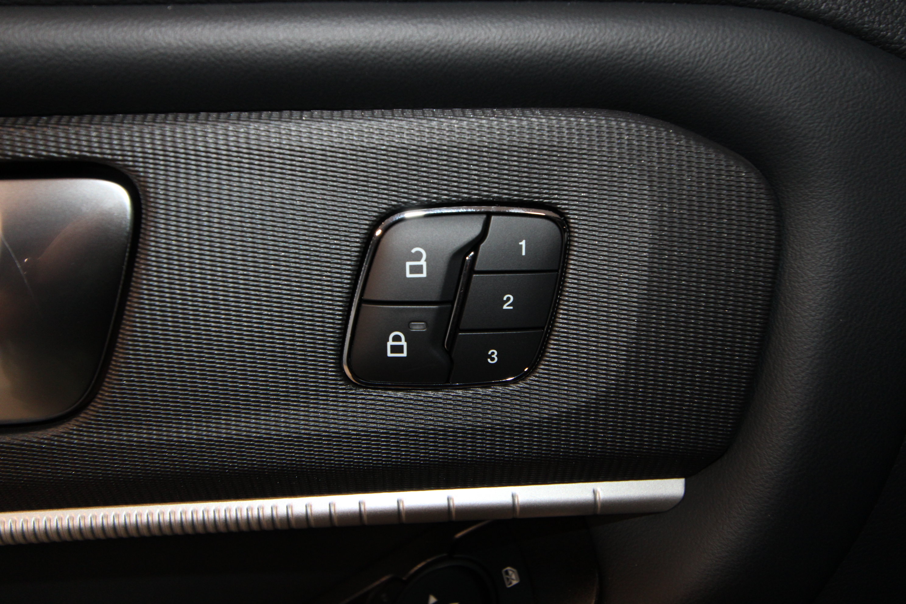 New 2027 Ford Explorer Tremor w/ Tremor Convenience Package AWD/4WD image 7