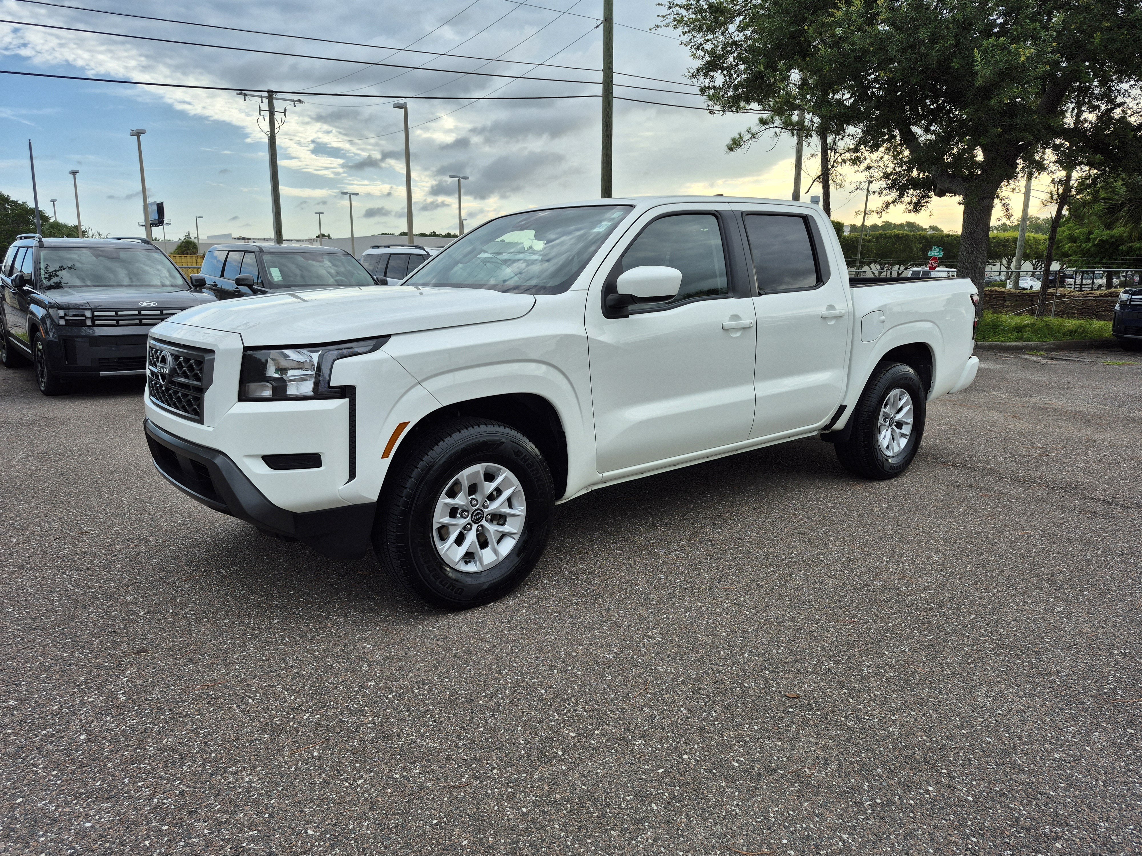 Certified 2024 Nissan Frontier SV RWD image 1