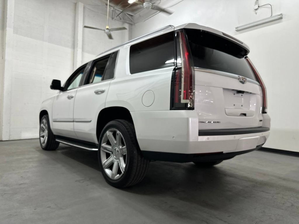 Used 2019 Cadillac Escalade Luxury AWD/4WD image 21