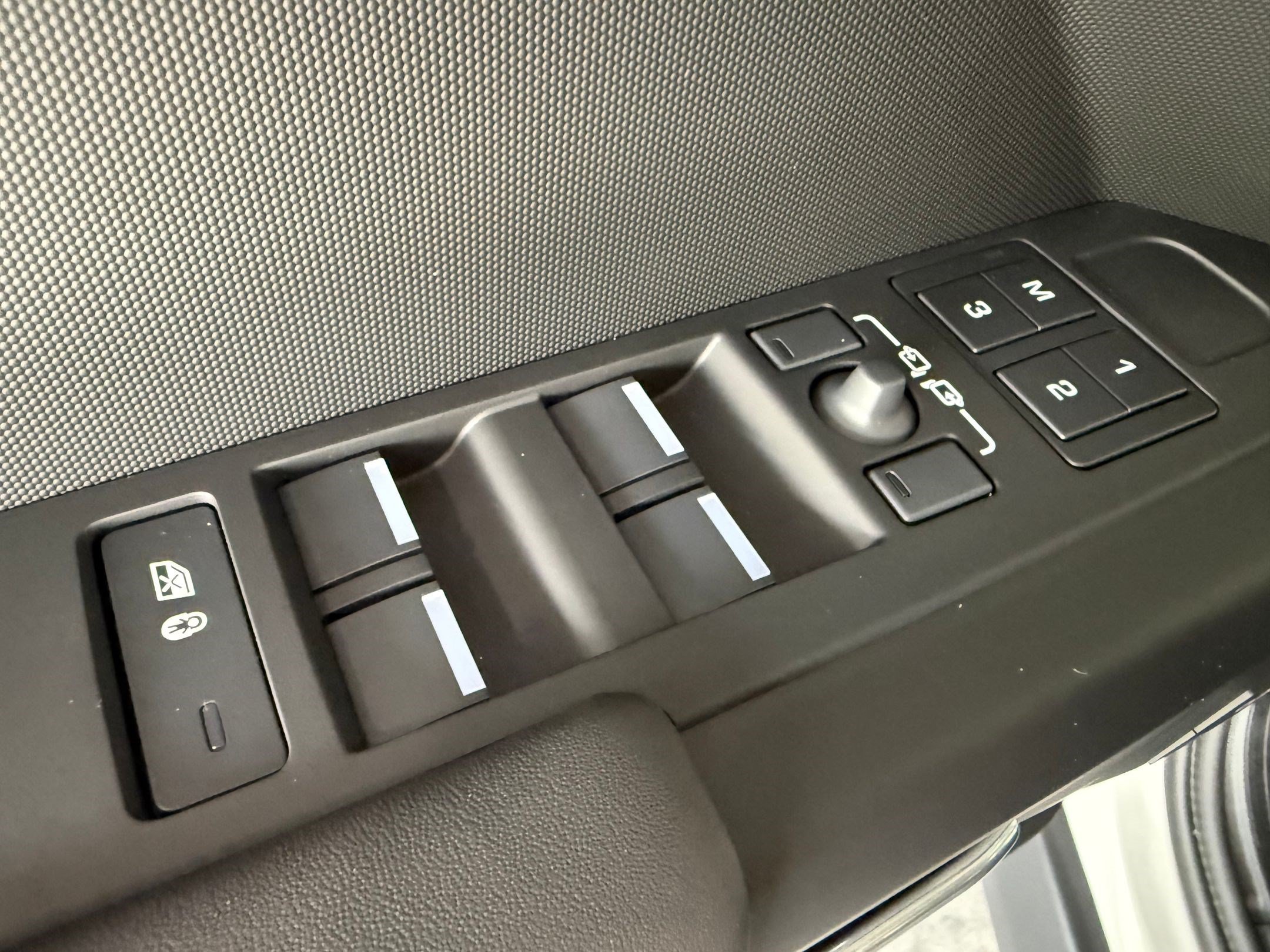 New 2026 Land Rover Defender 110 S AWD/4WD image 12