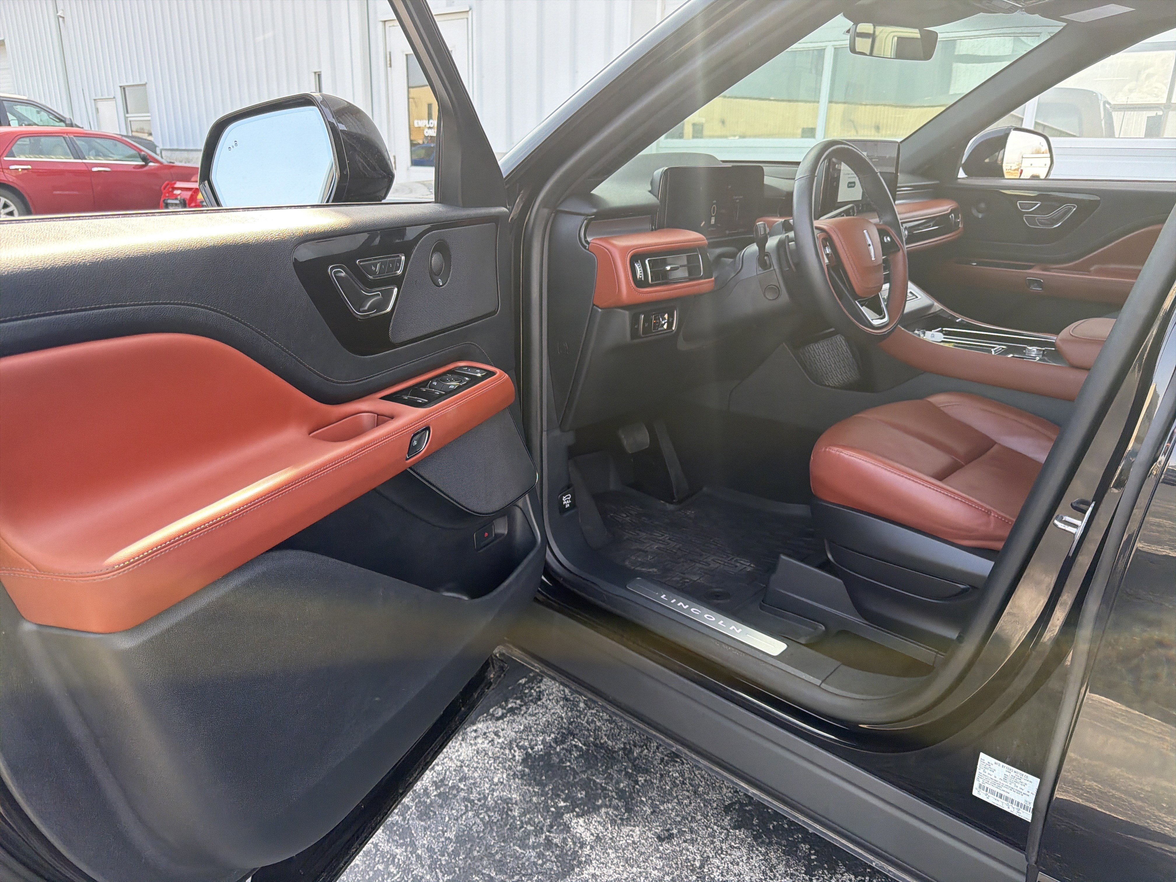 Used 2025 Lincoln Aviator Reserve w/ Jet Appearance Package image 32