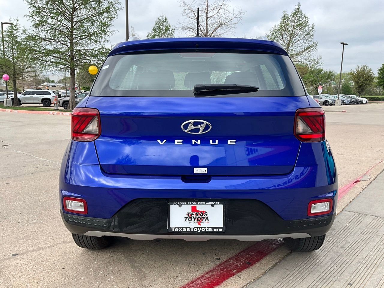 Used 2025 Hyundai Venue SEL image 7