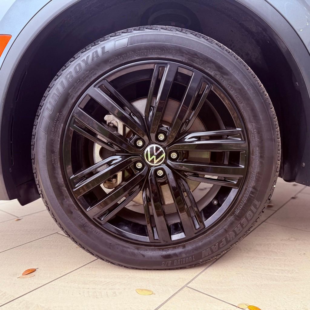 Used 2022 Volkswagen Tiguan SE R-Line image 38