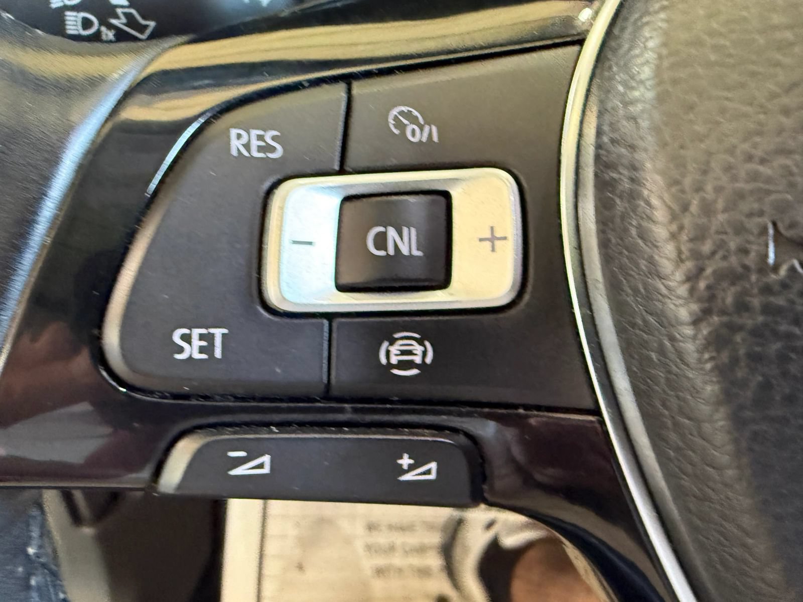 Used 2019 Volkswagen Tiguan SE w/ Panoramic Sunroof Package AWD/4WD image 20