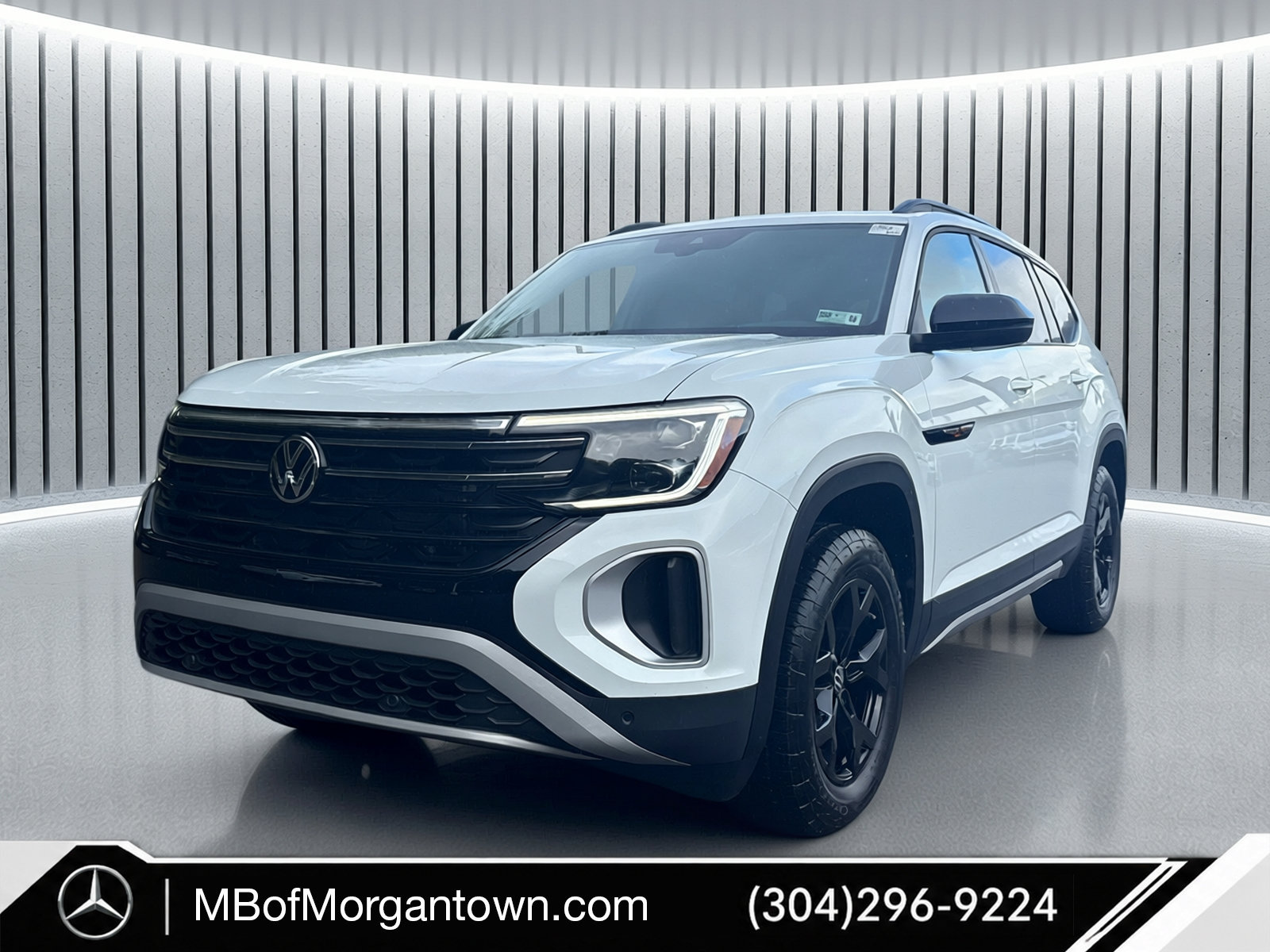Used 2025 Volkswagen Atlas Peak Edition SE AWD/4WD image 1