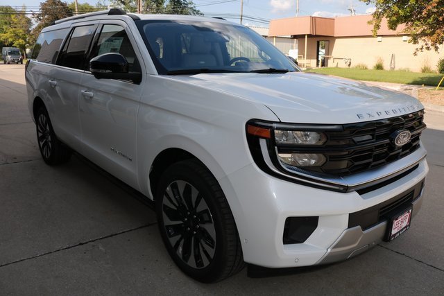 New 2025 Ford Expedition Max Platinum w/ Driver's Package image 5