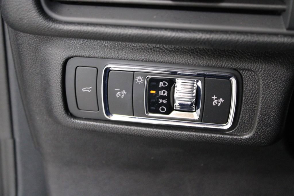 Used 2022 Lincoln Corsair Standard w/ Equipment Group 101A image 42