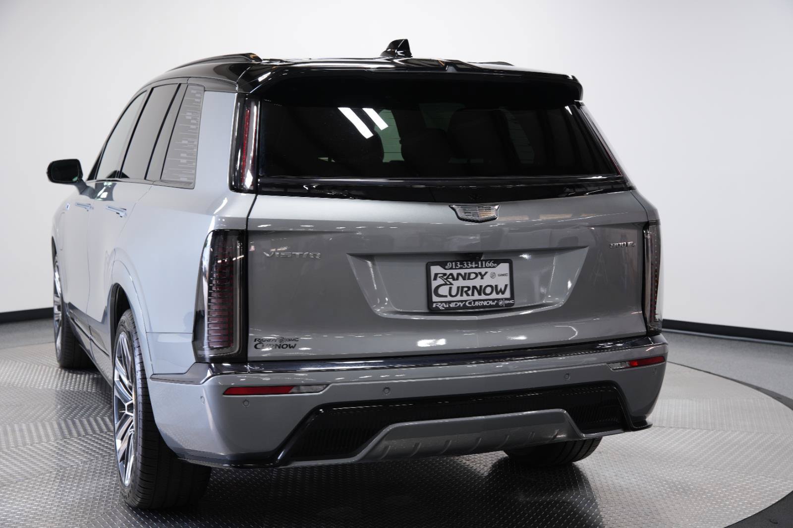 Used 2026 Cadillac Vistiq Platinum w/ LPO, Floor Liner Package AWD/4WD image 7