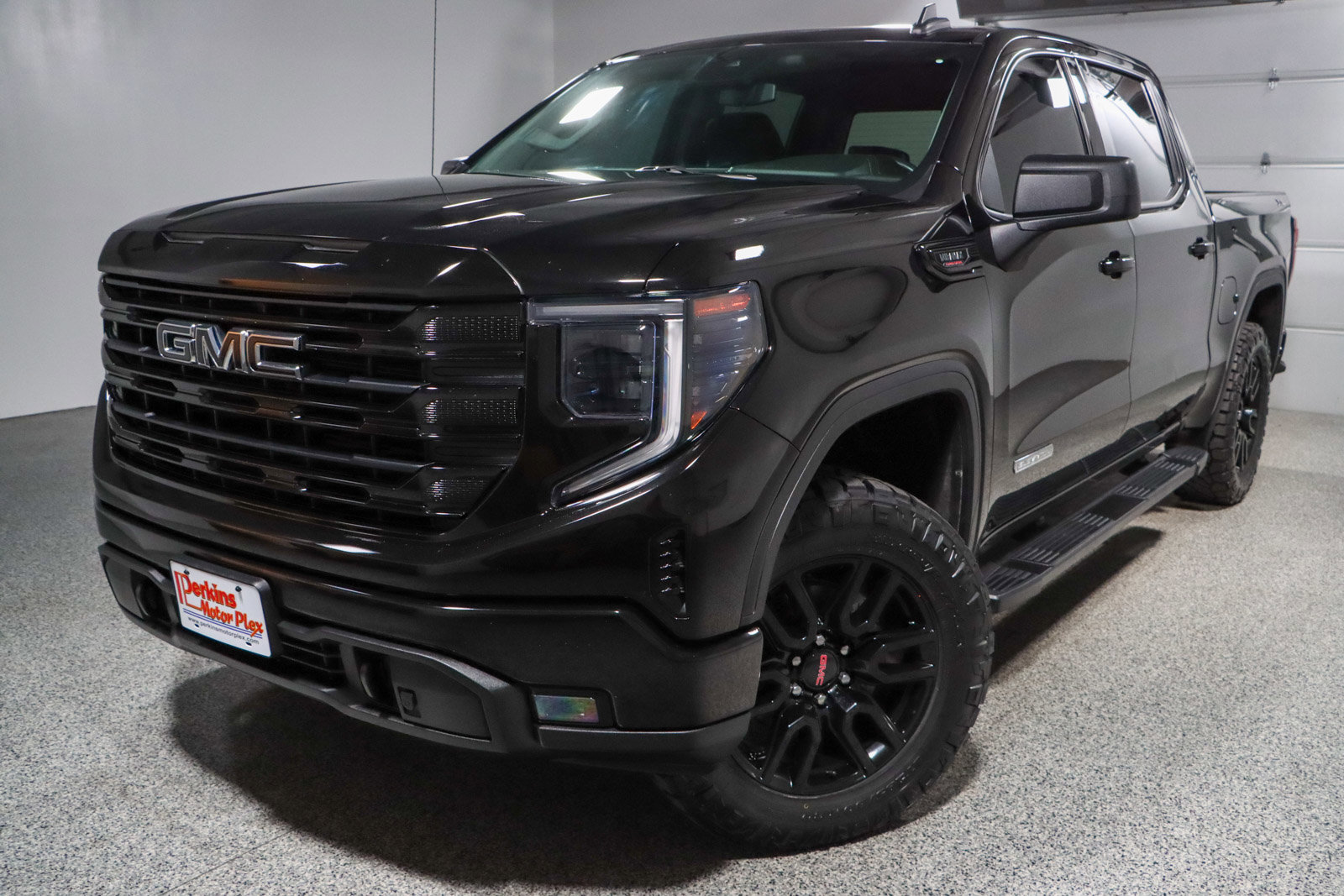 Used 2023 GMC Sierra 1500 Elevation w/ Preferred Package image 34