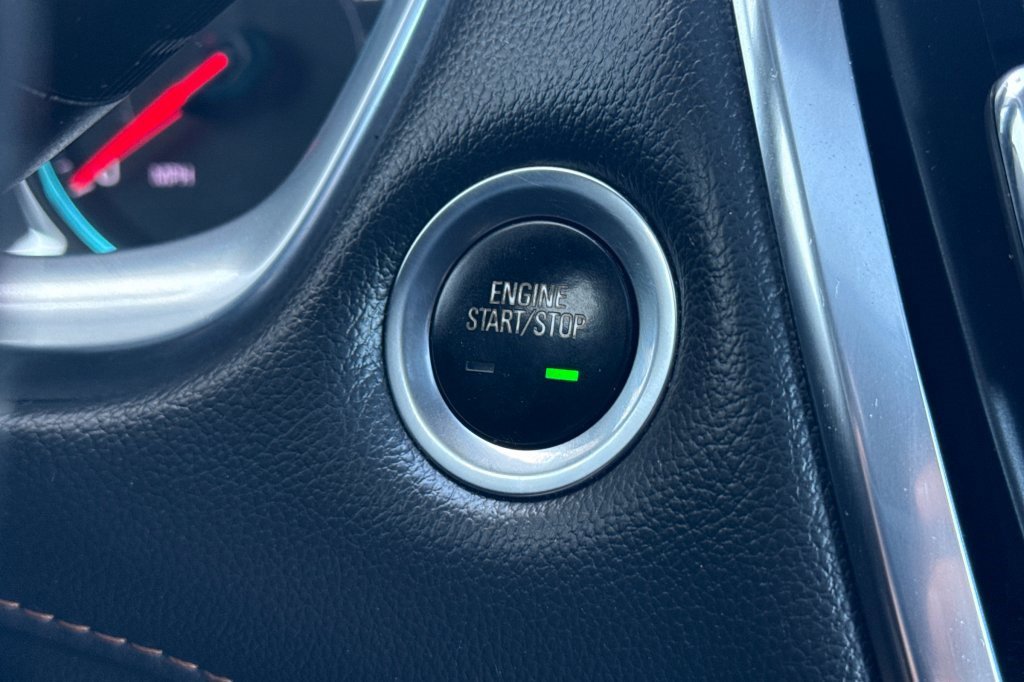 Used 2021 Chevrolet Traverse LT w/ LT Premium Package image 21