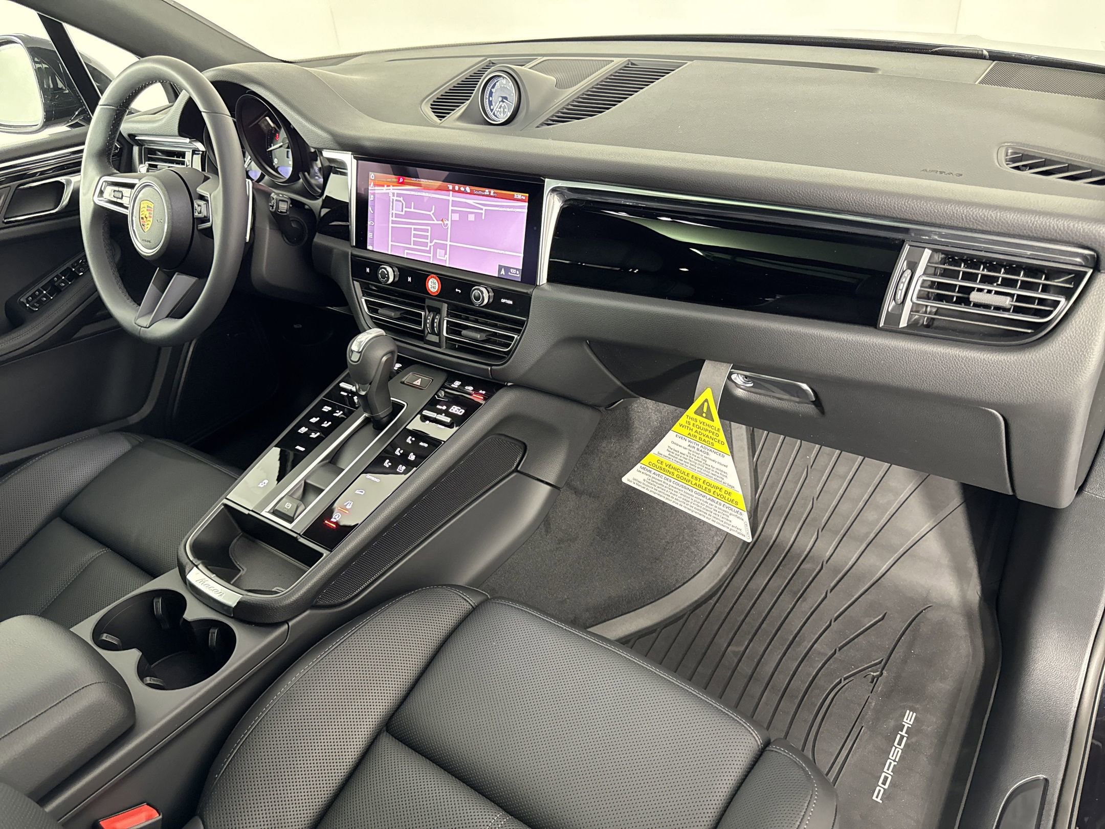 Certified 2025 Porsche Macan image 29