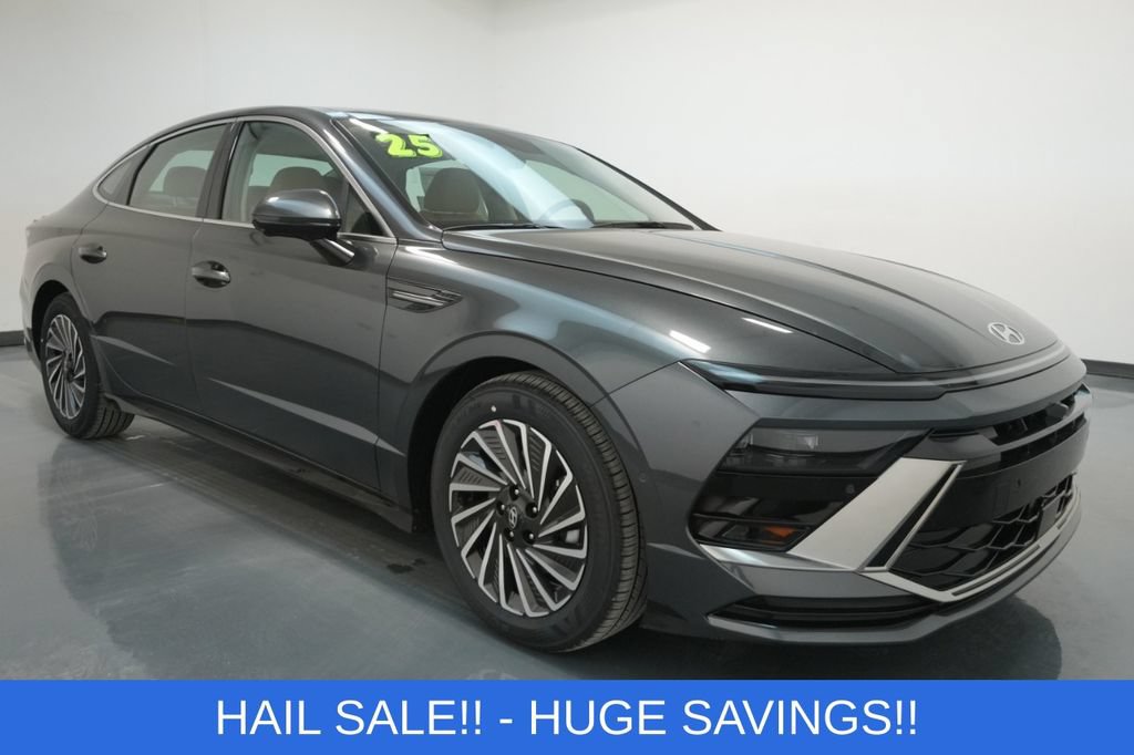 New 2025 Hyundai Sonata Limited FWD image 3