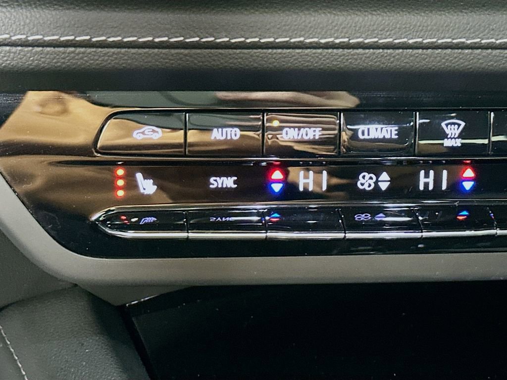 Used 2023 Buick Envision Essence image 28