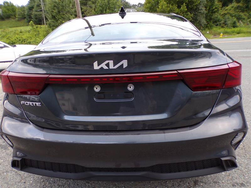 Used 2023 Kia Forte LXS w/ LXS Technology Package FWD image 7
