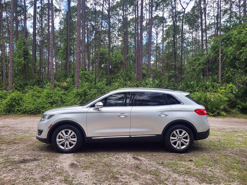 Used 2017 Lincoln MKX Premiere image 7