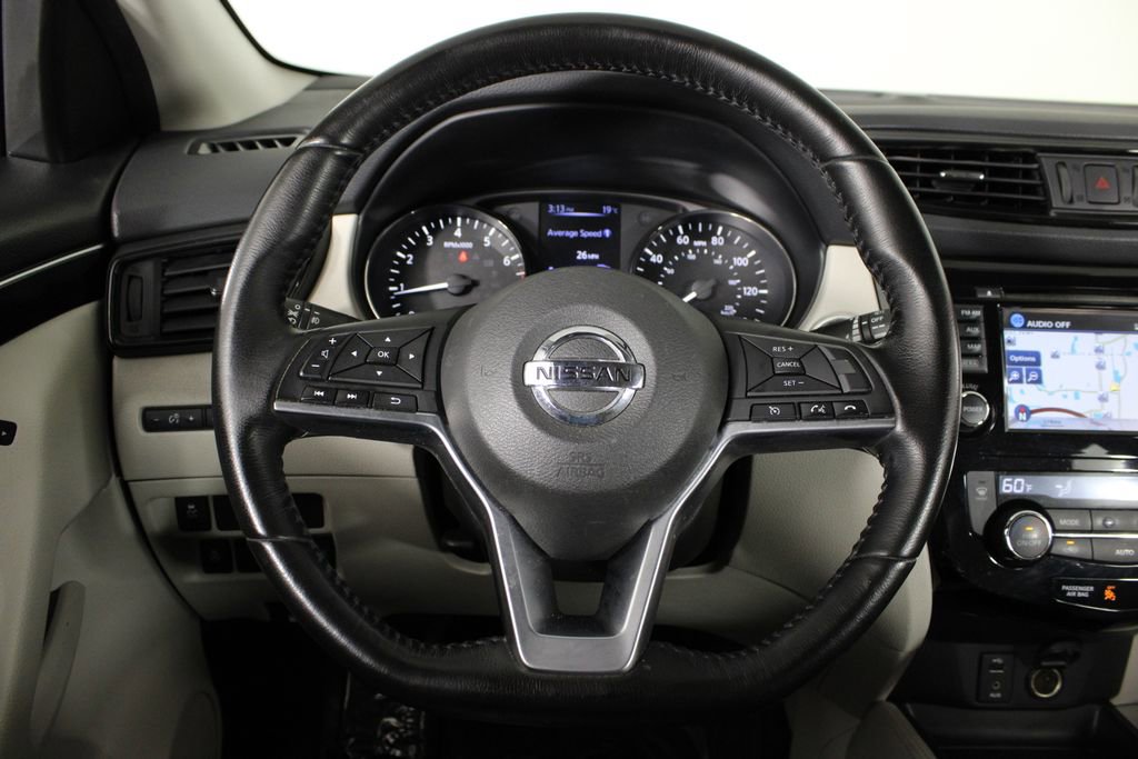 Certified 2017 Nissan Rogue Sport SL FWD image 10