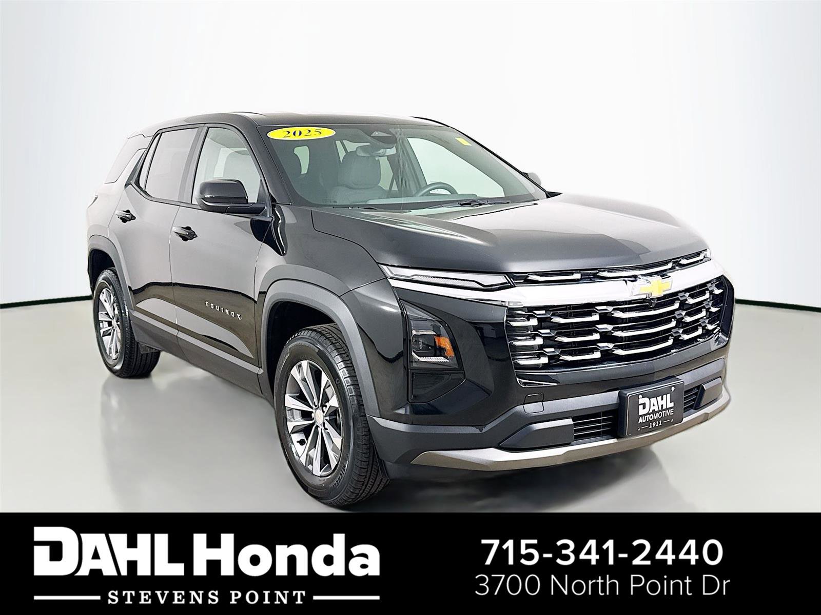 Used 2025 Chevrolet Equinox LT AWD/4WD image 1