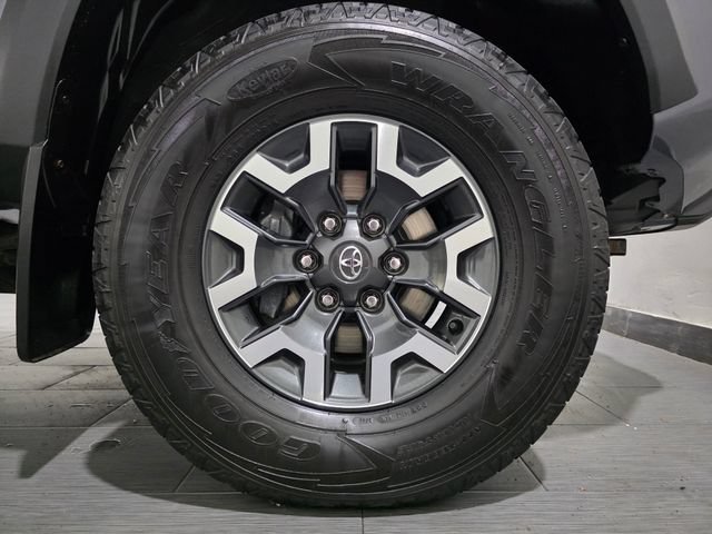 Used 2021 Toyota Tacoma TRD Off-Road AWD/4WD image 25