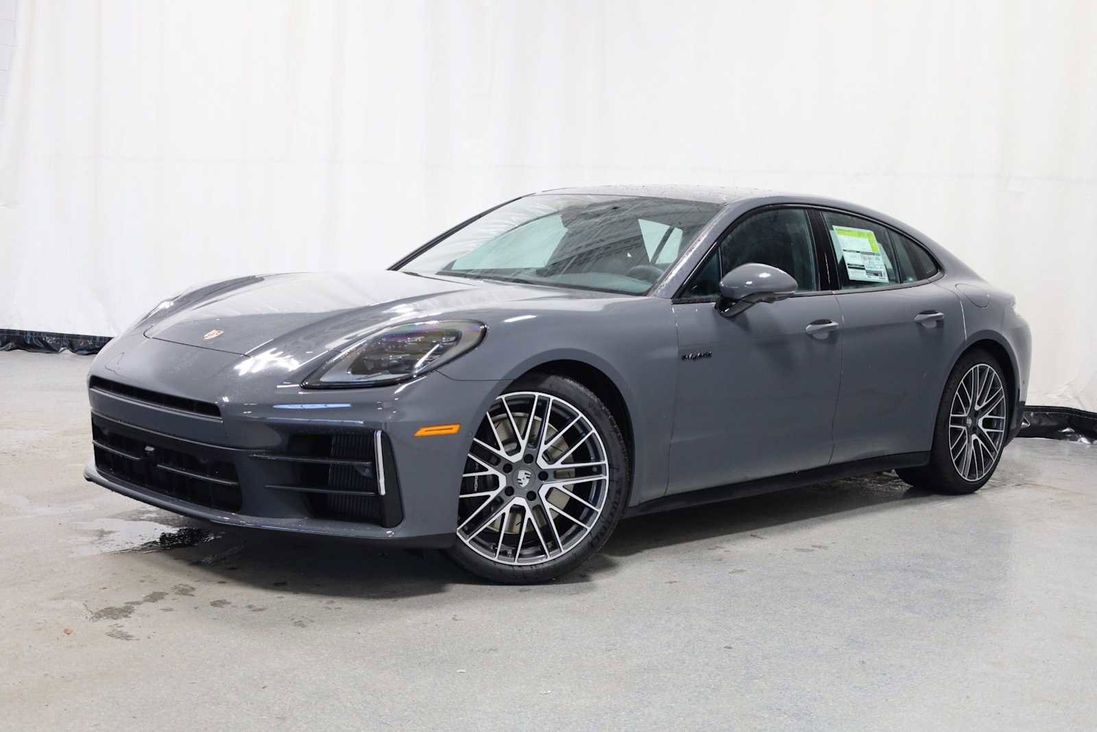 New 2026 Porsche Panamera 4 image 1
