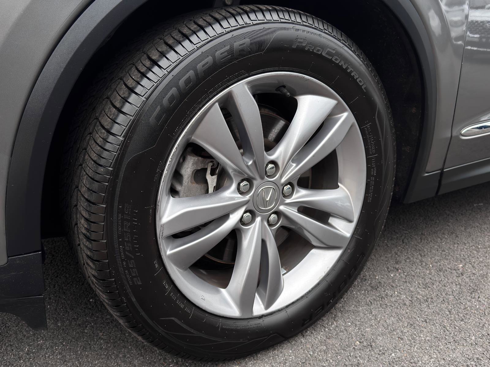 Used 2022 Acura MDX SH-AWD image 12