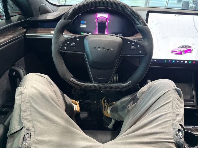 Used 2021 Tesla Model S Plaid image 18