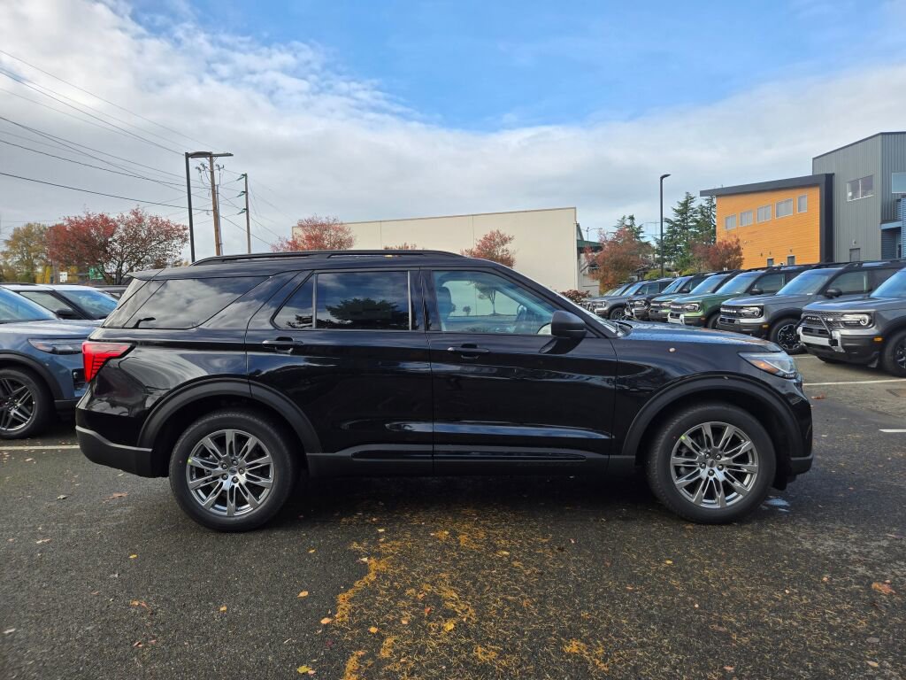 New 2026 Ford Explorer Active w/ Active Comfort Package AWD/4WD image 4