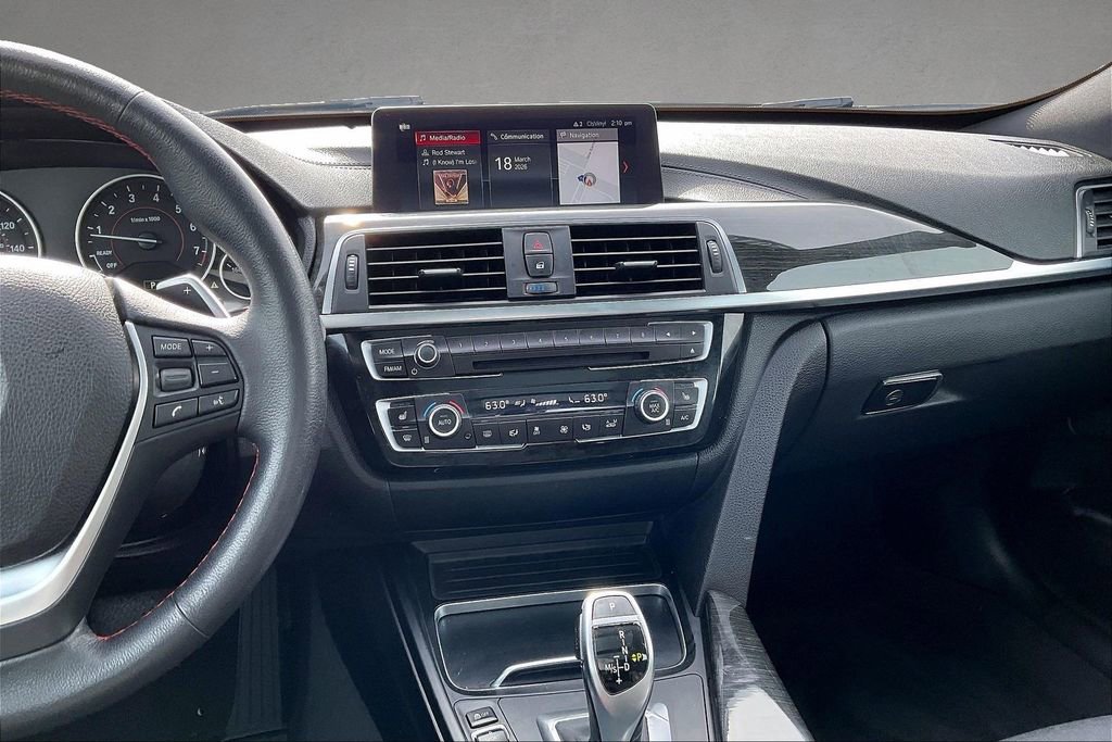 Used 2018 BMW 330i Gran Turismo xDrive image 9