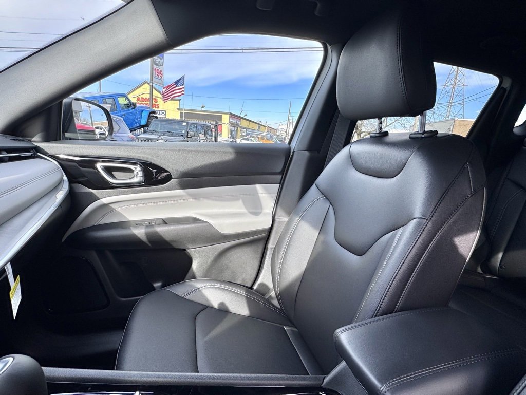 New 2026 Jeep Compass Limited image 14