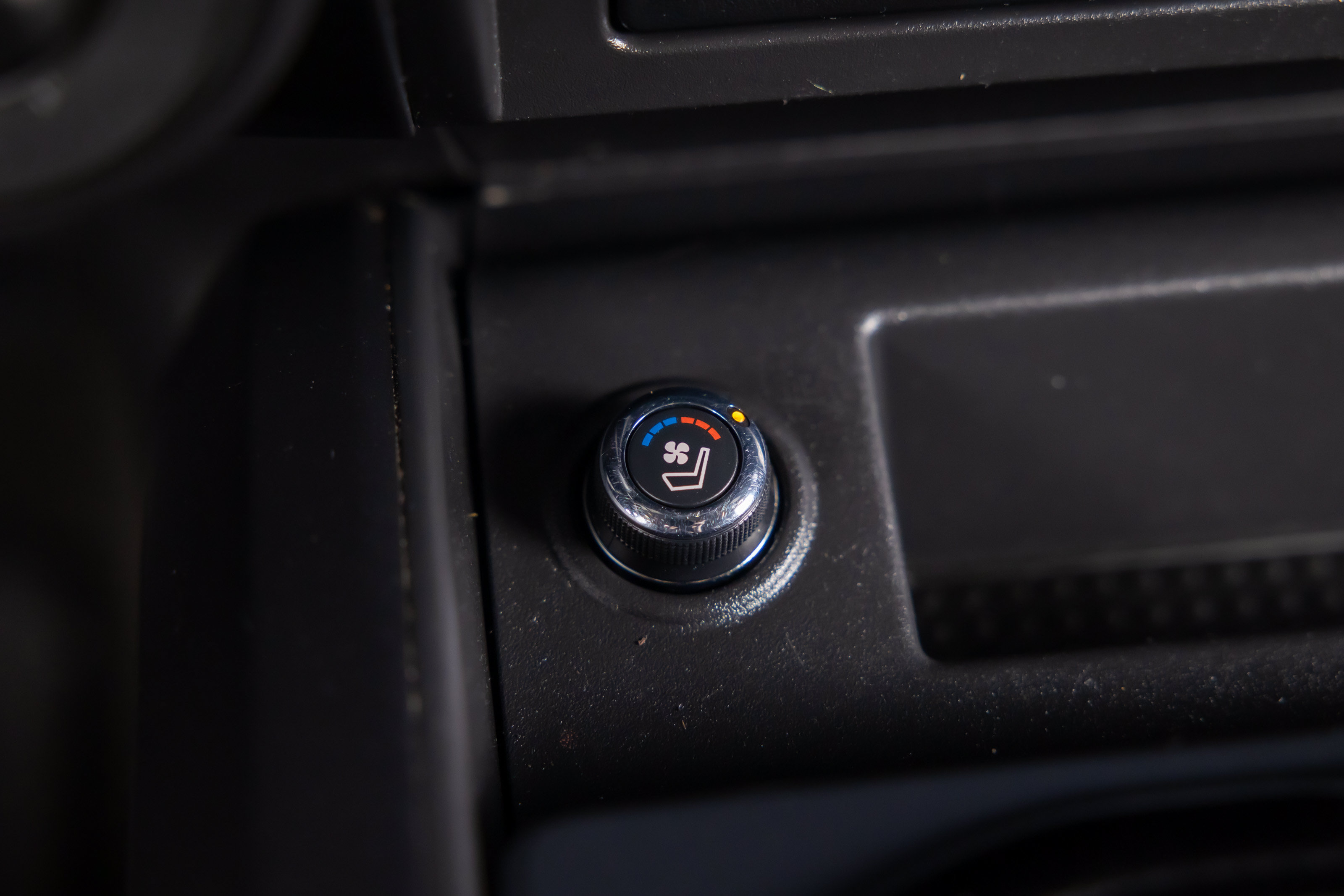 Used 2020 Nissan Titan PRO-4X w/ Pro-4x Convenience Package AWD/4WD image 18