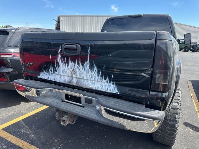 Used 2006 Chevrolet Silverado 2500 LT w/ Onstar Plus Package AWD/4WD image 9