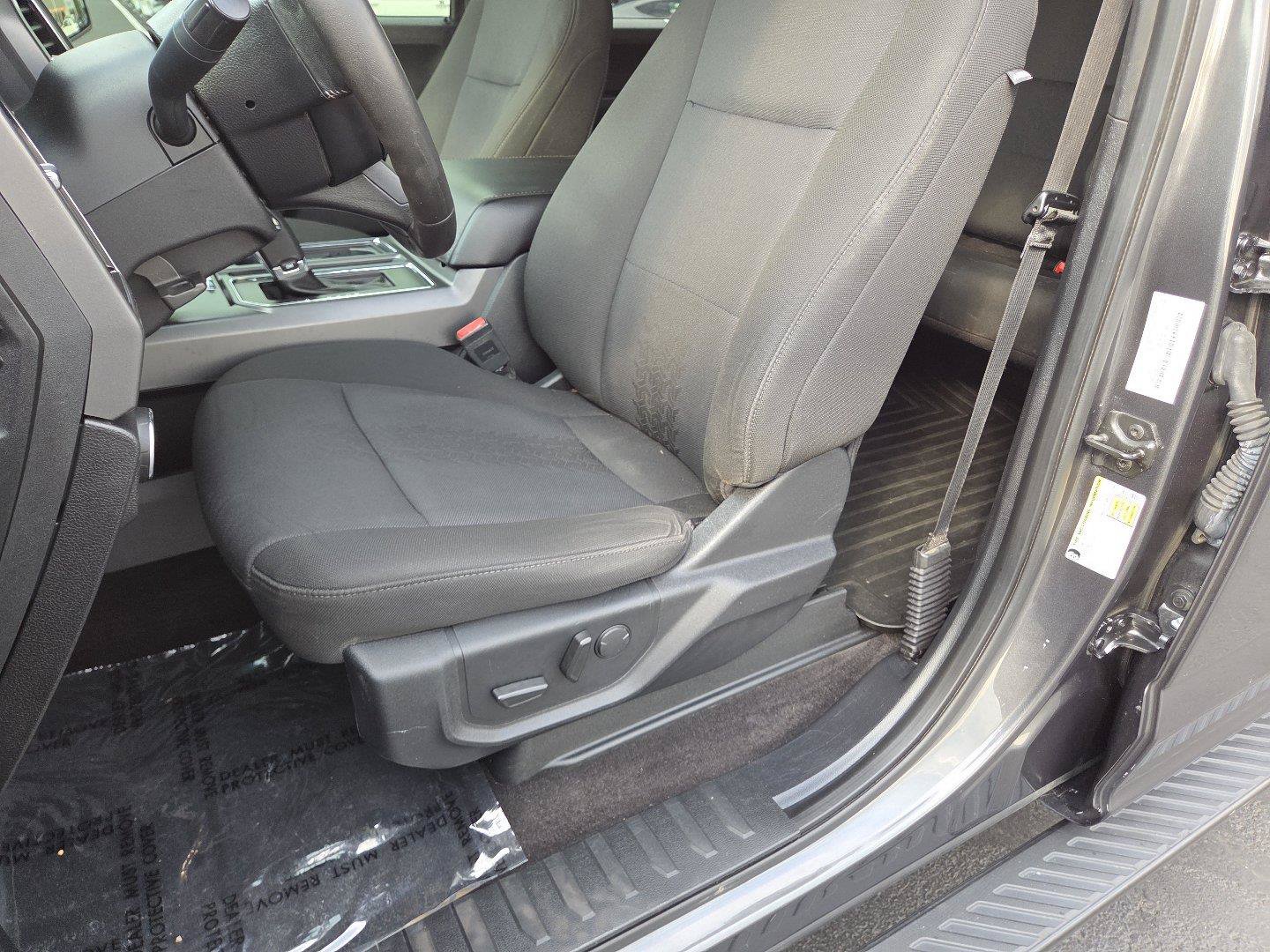 Used 2019 Ford F150 XLT w/ Equipment Group 302A Luxury AWD/4WD image 19