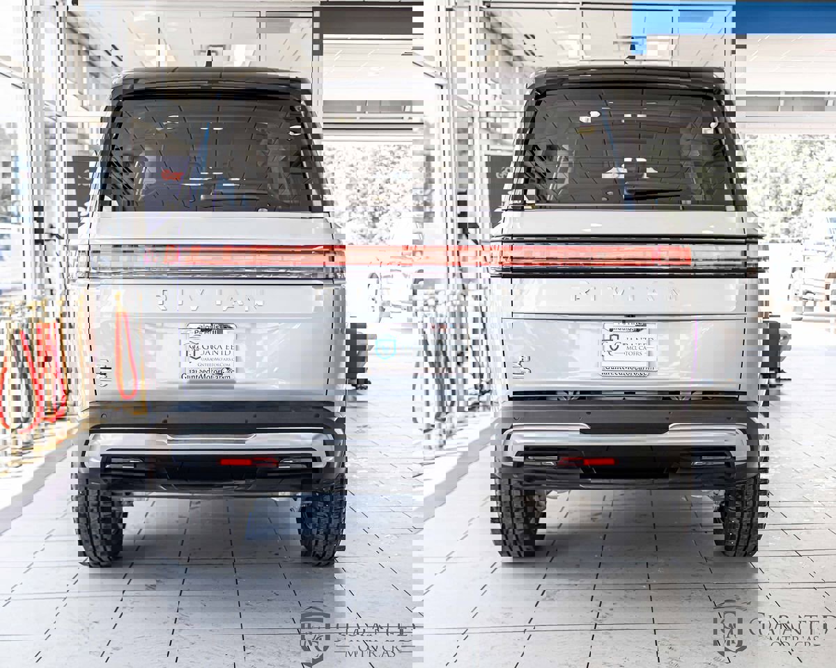 Used 2024 Rivian R1S Adventure image 15