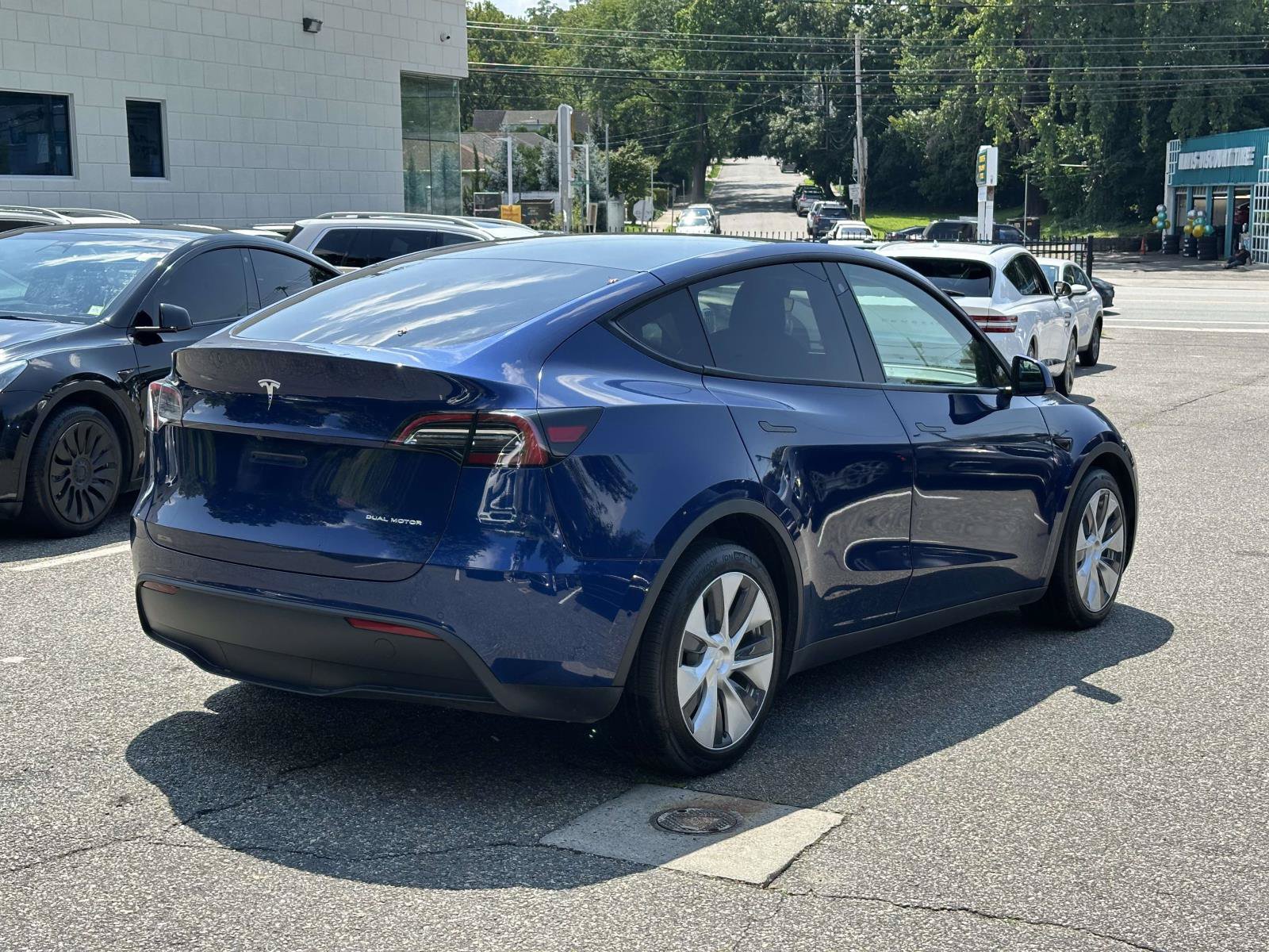 Used 2021 Tesla Model Y Long Range AWD/4WD image 3