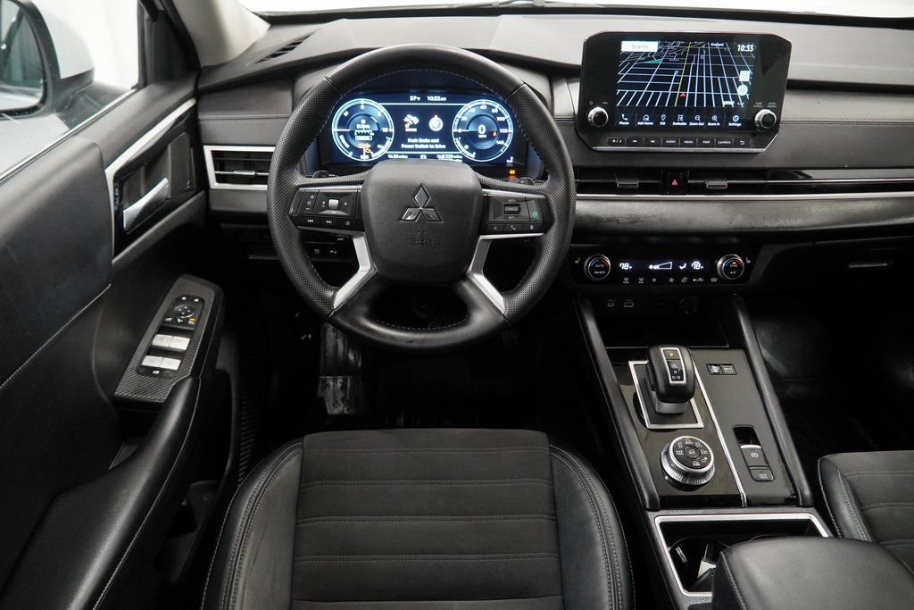 Used 2023 Mitsubishi Outlander SE image 23