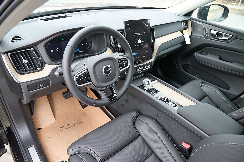 New 2026 Volvo XC60 B5 Ultra w/ Protection Package Premier image 10