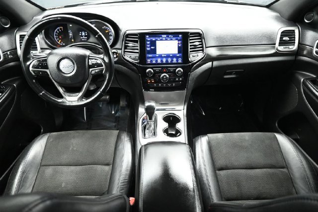 Used 2019 Jeep Grand Cherokee Altitude AWD/4WD image 11
