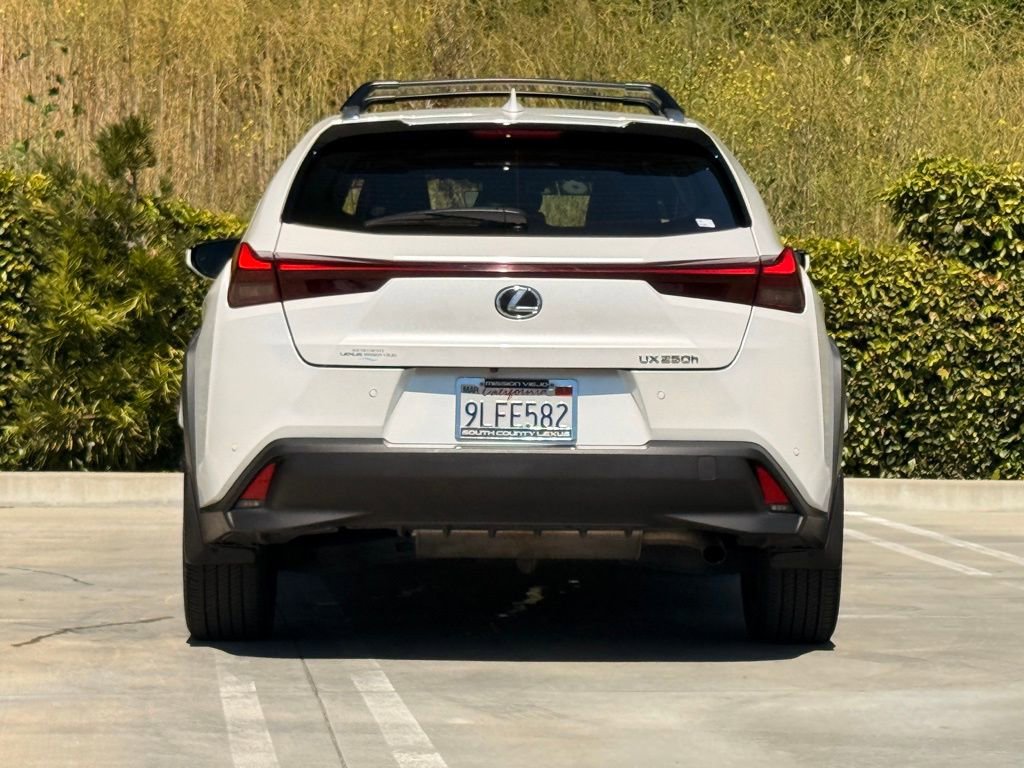 Certified 2024 Lexus UX 250h FWD image 11