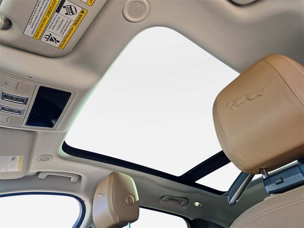 Used 2022 Jaguar F-PACE S image 33