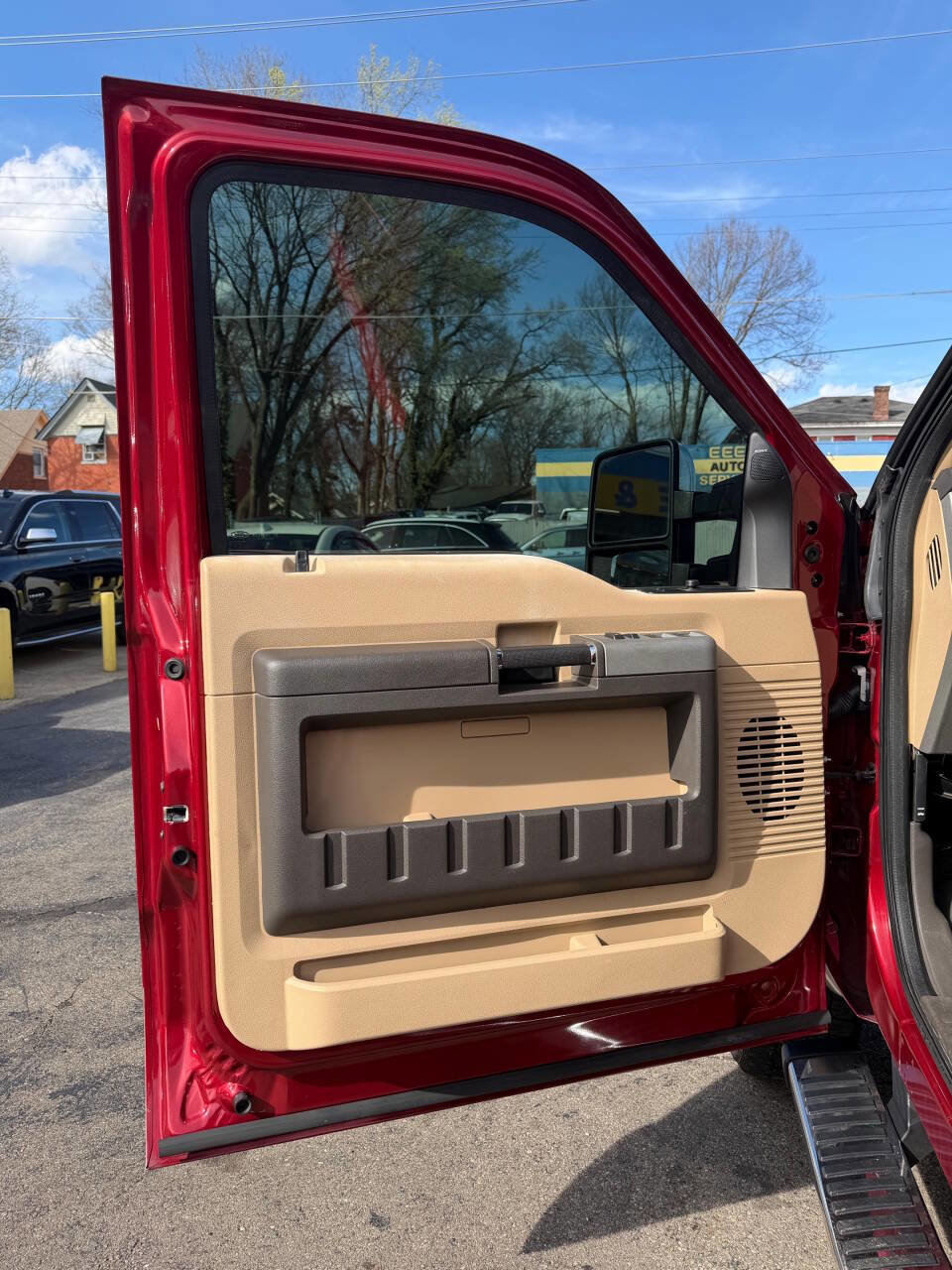 Used 2013 Ford F250 Lariat w/ Chrome Pkg image 9