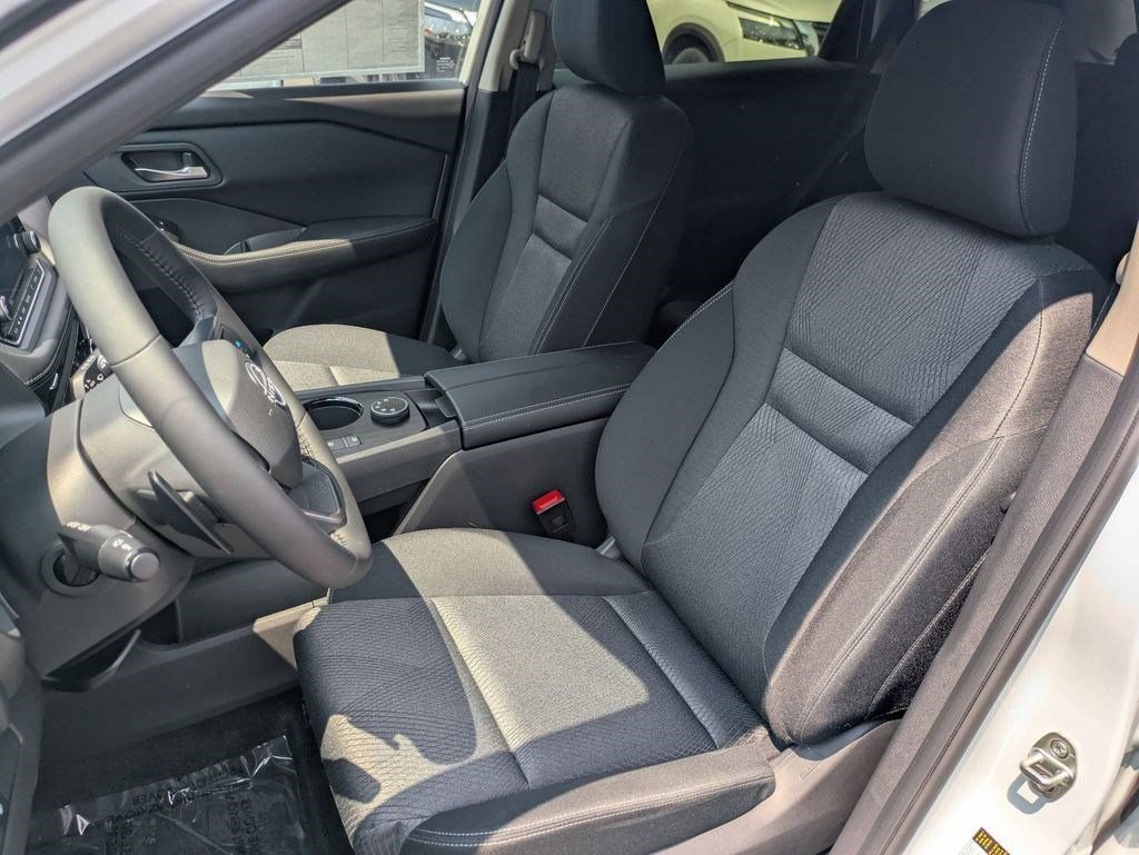 New 2025 Nissan Rogue SV AWD/4WD image 35