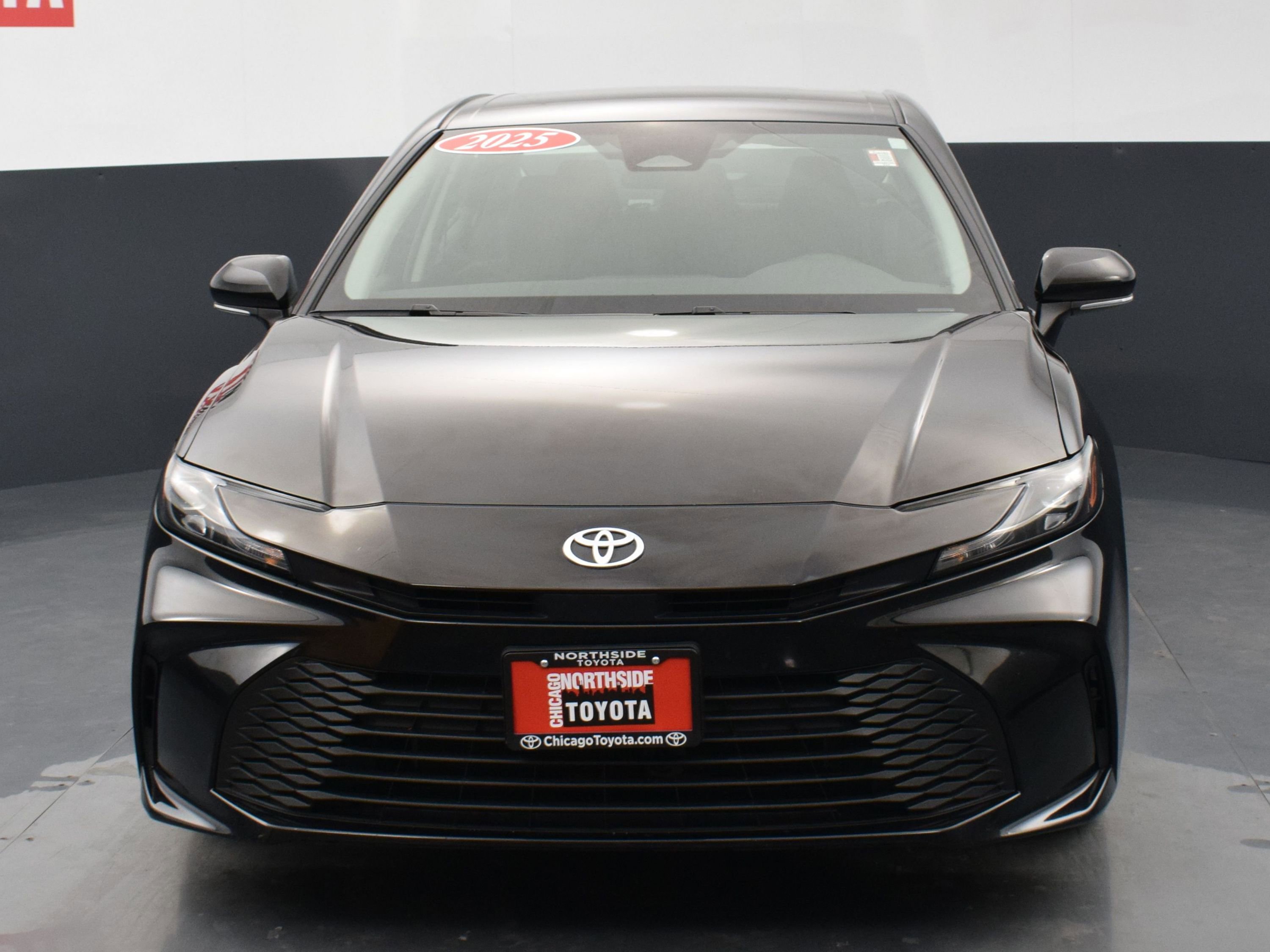 Used 2025 Toyota Camry LE image 7