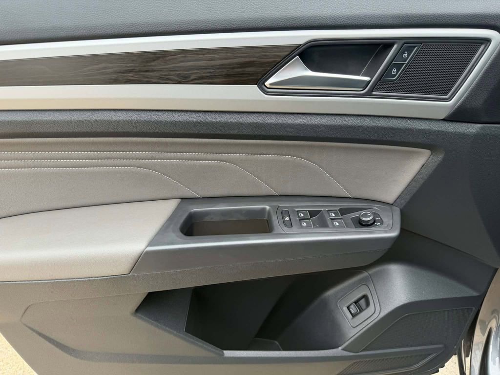 Used 2023 Volkswagen Atlas SE FWD image 7